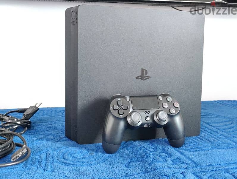 PS4 slim 1