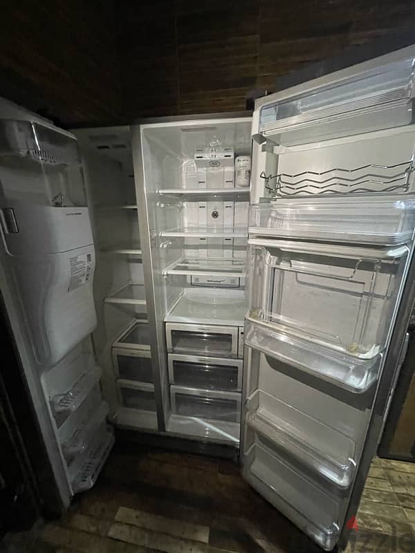 samsung Refrigerator With Water Dispenser 7