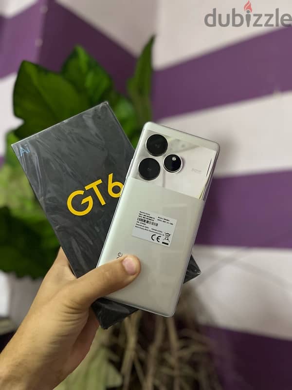 Realme GT6 16/512 0