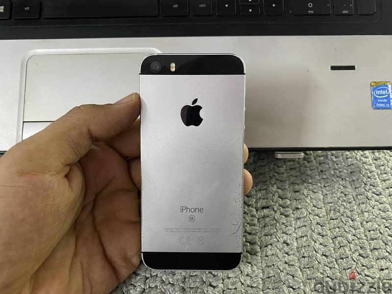 iPhone SE 2016 0