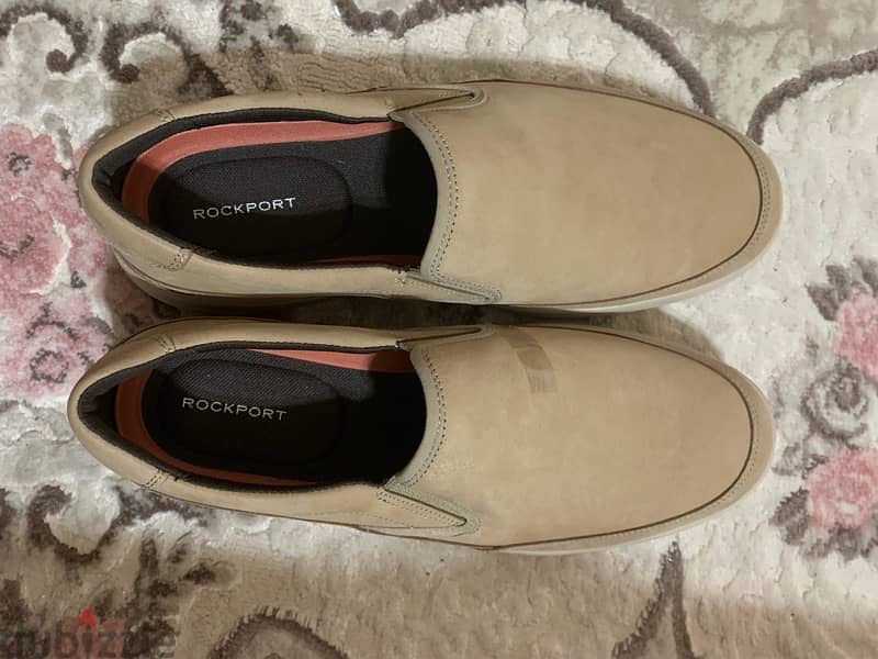 rockport shoes size 10.5 equal 44 0