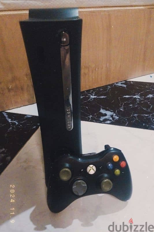 Xbox 360 imported from Holland, lightly used, in excellent condition 1