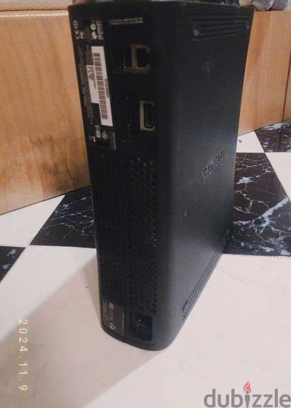 Xbox 360 imported from Holland, lightly used, in excellent condition 2