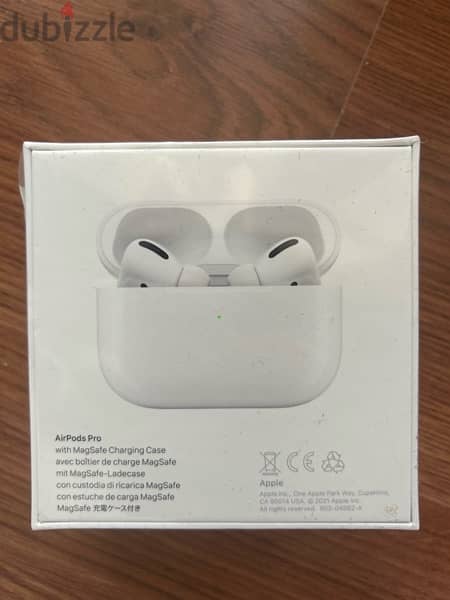 Apple Airpods Pro with MagSafe Charging Case 2