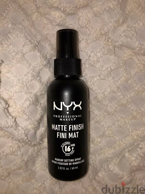 NYX finishing spray 0