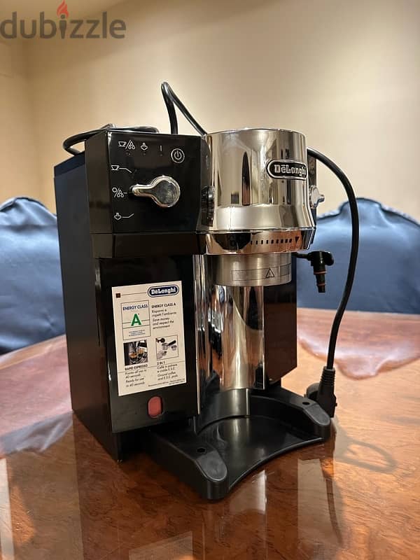 Delonghi EC820. B Coffee Machine (Like New) 4