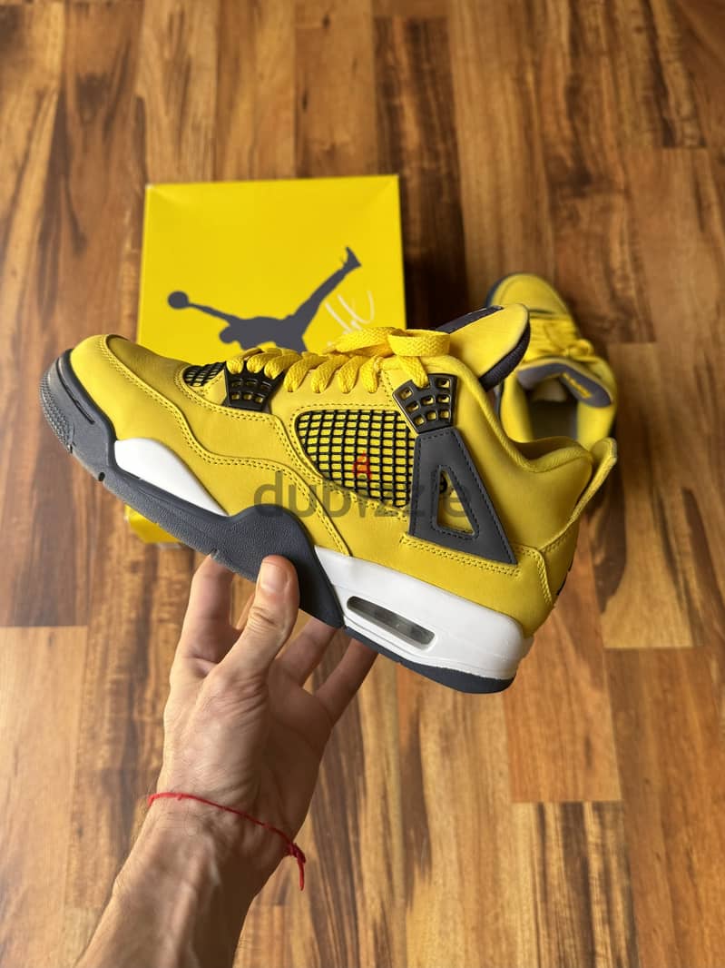 Air Jordan 4 Lightning Authentic - الاصليه 0