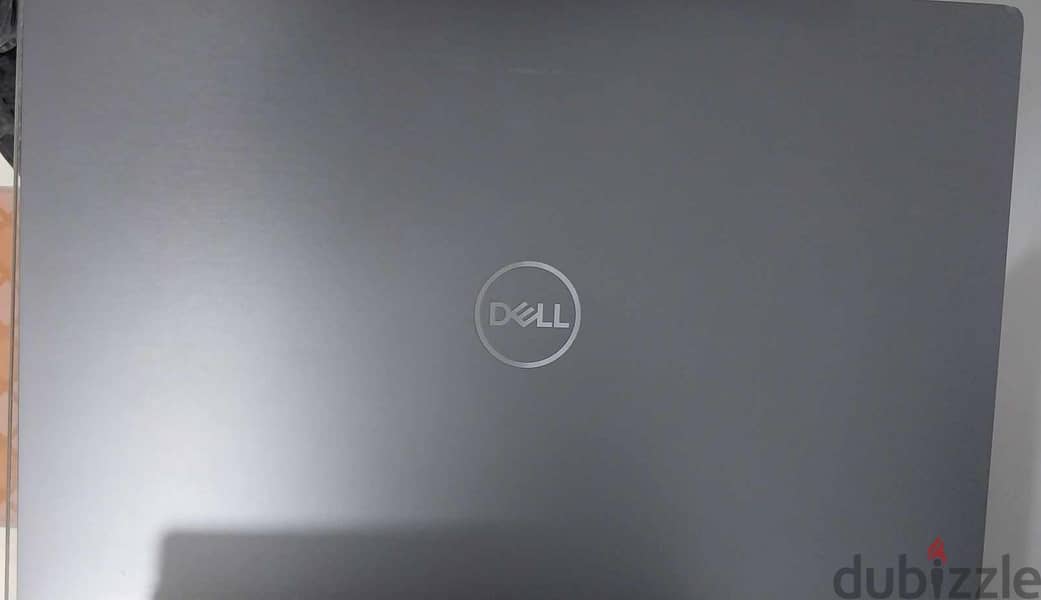 Dell 7400 الجيل التامن فضي و ماتيريال معدن Ultra slim  بشاشة frameless 6