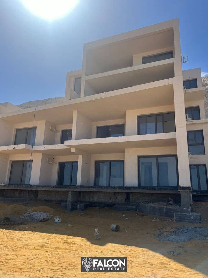 With a 30% discount on cash, chalet for sale ((one year delivery)) in Ain Sokhna, finished by the sea, next to Porto Sokhna BAYMOUNT 5