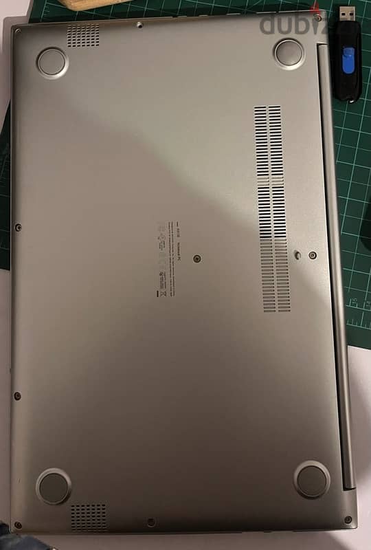 ASUS vivibook 15 4