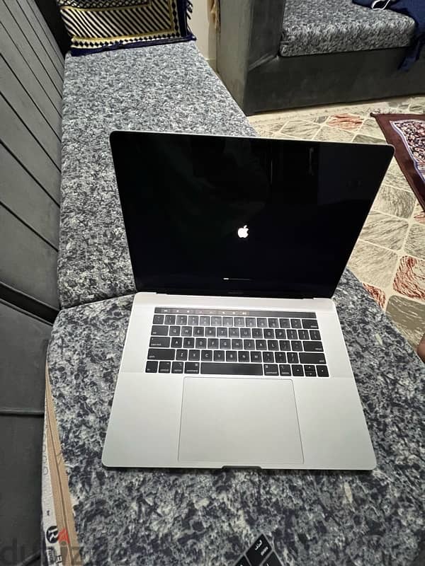 Macbook pro i7 1