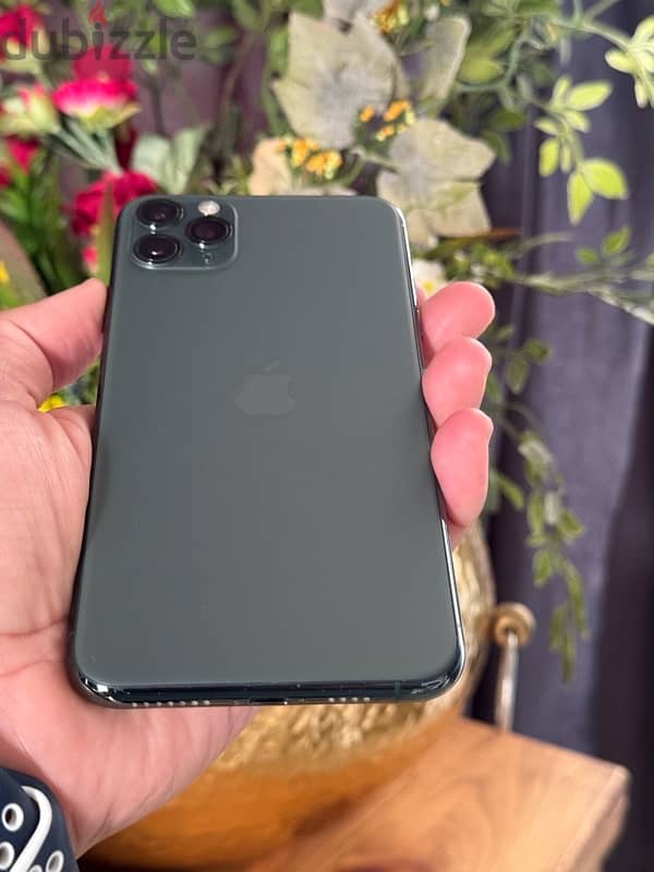 iphone 11 pro max 256 حالة ممتازة بطارية ٨٧٪؜ 1