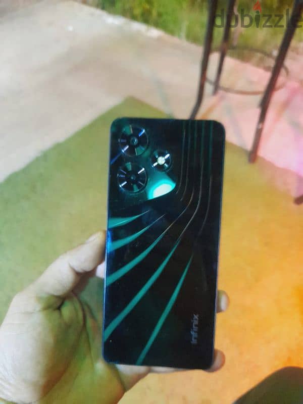 Infinix Hot 30 مستعمل بحالة ممتازة 3