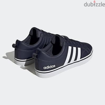 كوتش Adidas اصلى مقاس 46 بنص سعره