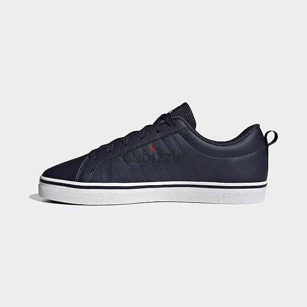 كوتش Adidas اصلى مقاس 44/3 بنص سعره 1