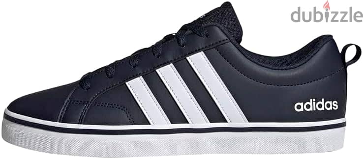 كوتش Adidas اصلى مقاس 44/3 بنص سعره 5