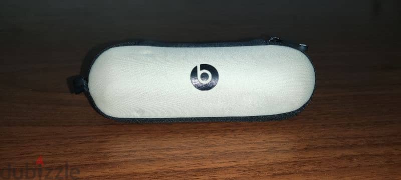 Beats Pill 2.0 **LIMITED EDITION** with CASE 10