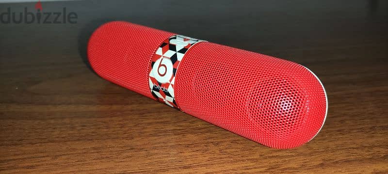 Beats Pill 2.0 **LIMITED EDITION** with CASE 3