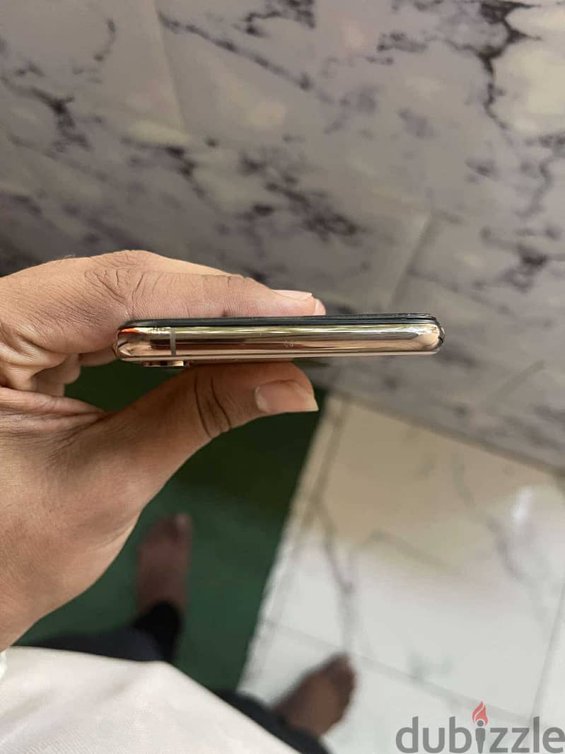 IPhone xs max 64 giga gold 5