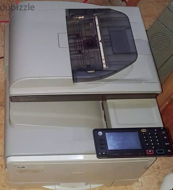 طباعة Ricoh mp C305 استعمال ٣شهور جديدة 6