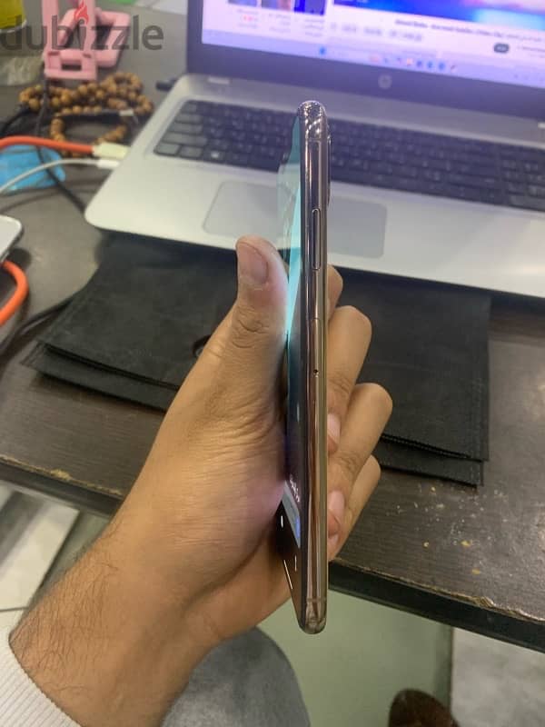 iPhone XS Max’s 256 2