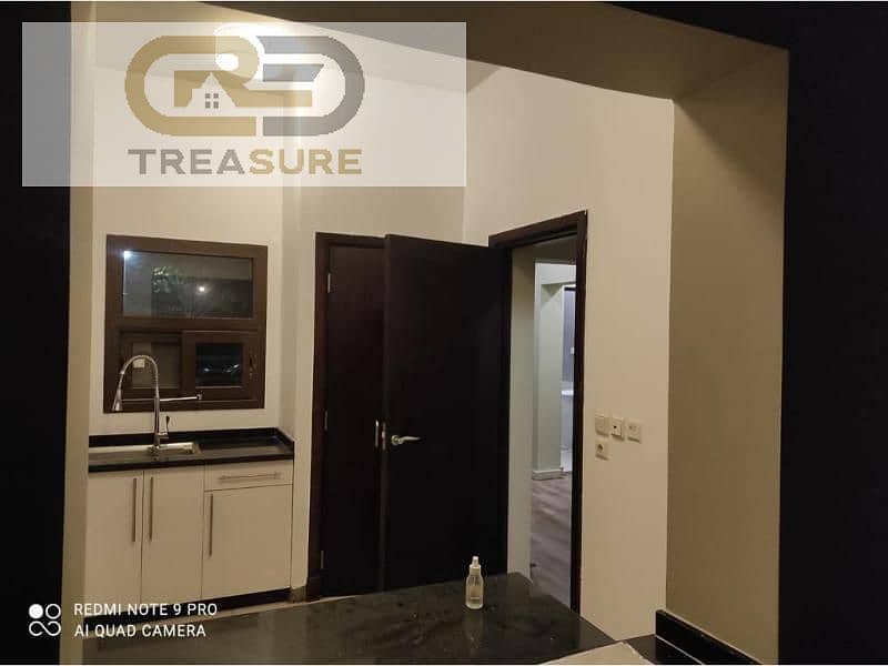 Townhouse for rent in mivida Kitchen+ACs super lux 5