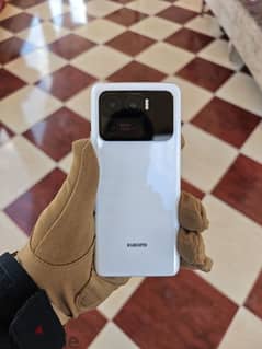 Xiaomi 11 ultra white. . الفون محتاج شااشه . . 0