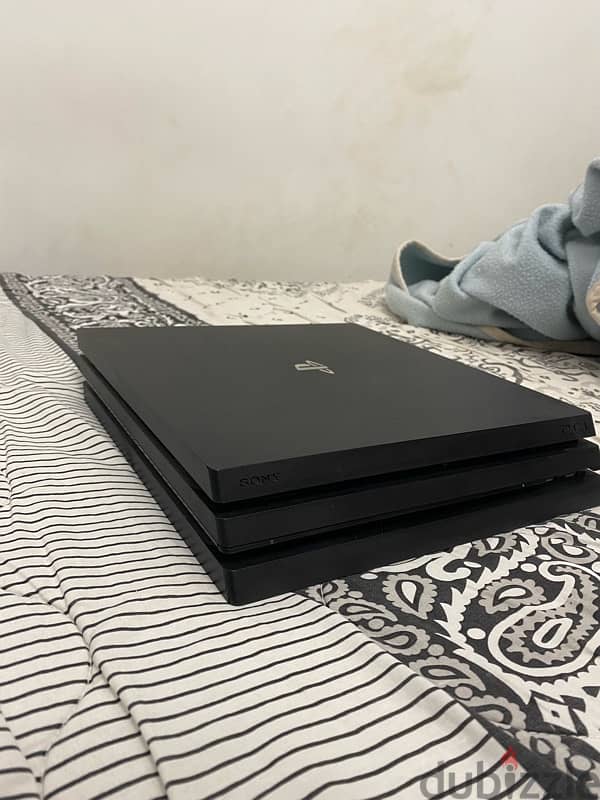 PS4 PRO 1TB 2