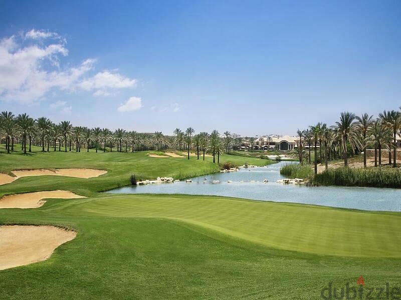 قصر بحمام سباحه علي الجولف والبحيرات القطامية ديونز Katameya Dunes 0