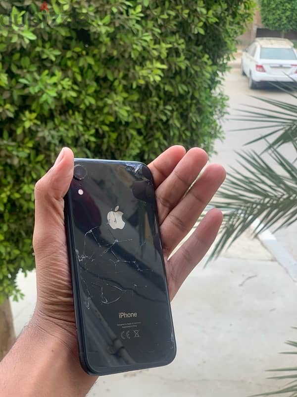 IPhone Xr 4