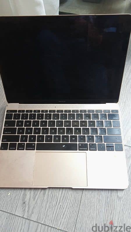 Mac book, good as new 2