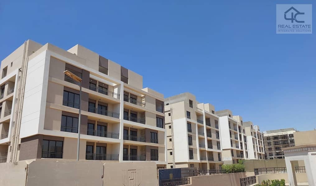 For sale apartment 245 m 4-bedroom the lowest price offered in the market double view and view landscape bahry in Al Marasem 9