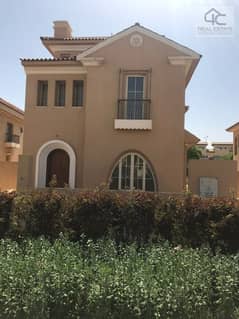 Classic Villa 480m for sale ready to move fully finished view landscape prime location in hyde park 0