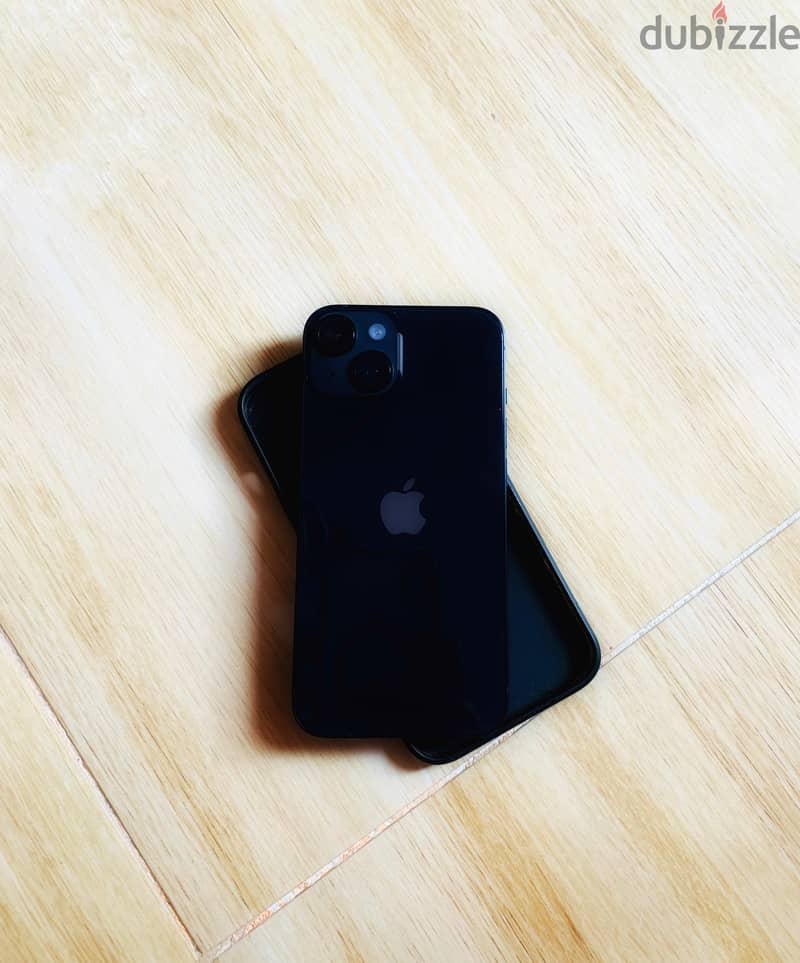 IPhone 14 Midnight -128GB حالة ممتازة مع مستلزماته كلها كما بالوصف 2