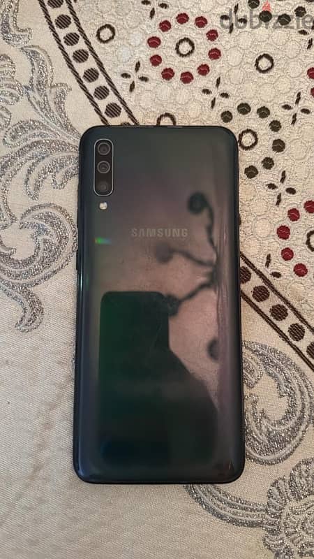 تلفون Samsung A70 استخدام عادي 1