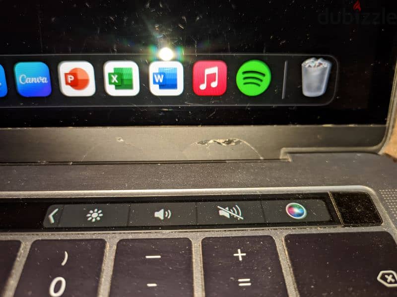 MacBook pro 2017 touch bar 13 inch 3