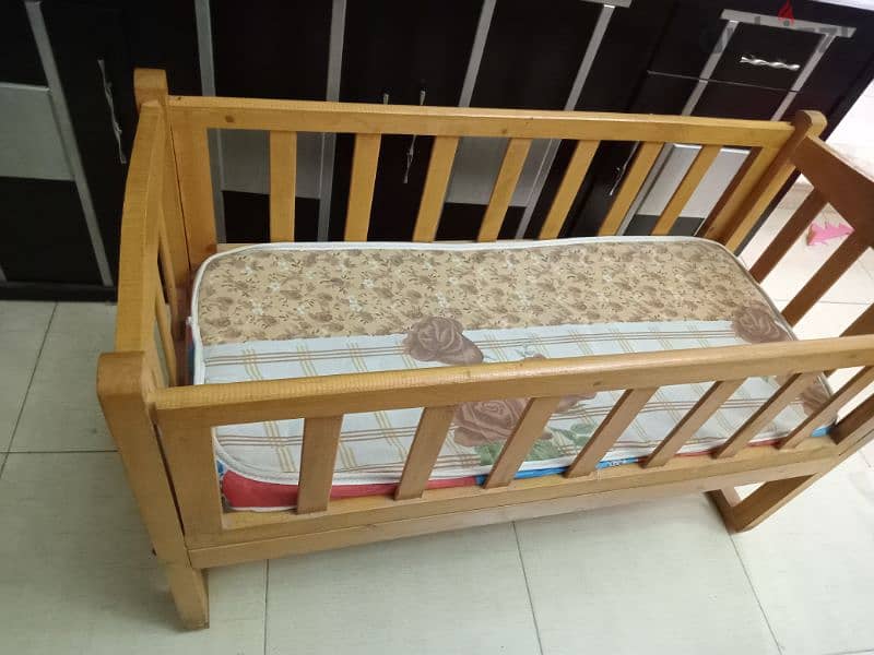 Baby wooden bed سرير بيبي 3