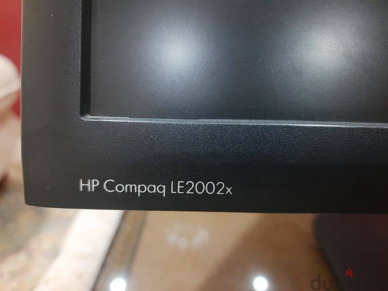 شاشة  كمبيوتر Hp للبيع 3