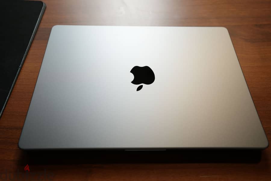 Macbook Pro 14 Inch M2 Max 2023 (35 Cycle) 6