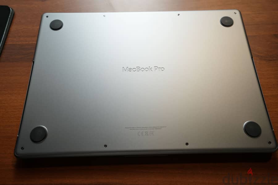 Macbook Pro 14 Inch M2 Max 2023 (35 Cycle) 7