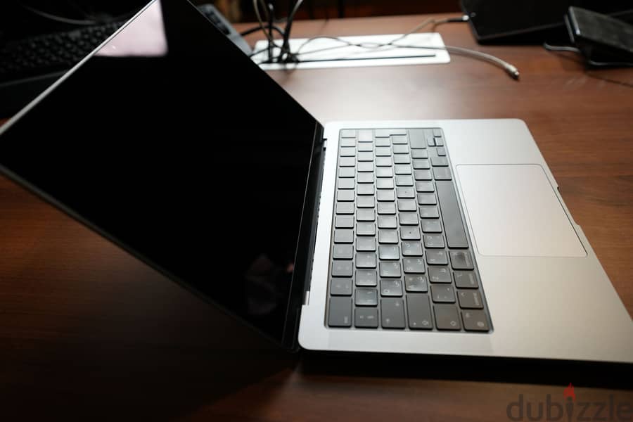 Macbook Pro 14 Inch M2 Max 2023 (35 Cycle) 9