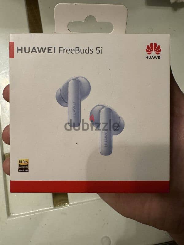 Huawei freebuds 5i و Realme Buds Air 3 0