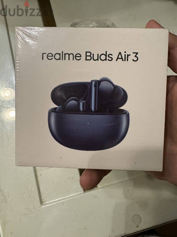 Huawei freebuds 5i و Realme Buds Air 3 1