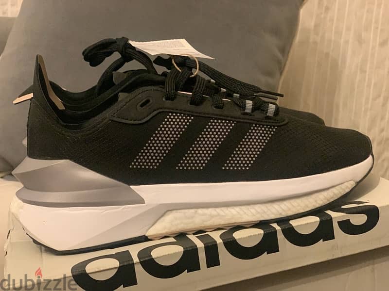 Adidas Avryn women - Brand new 1