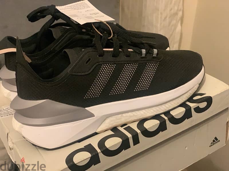 Adidas Avryn women - Brand new 5