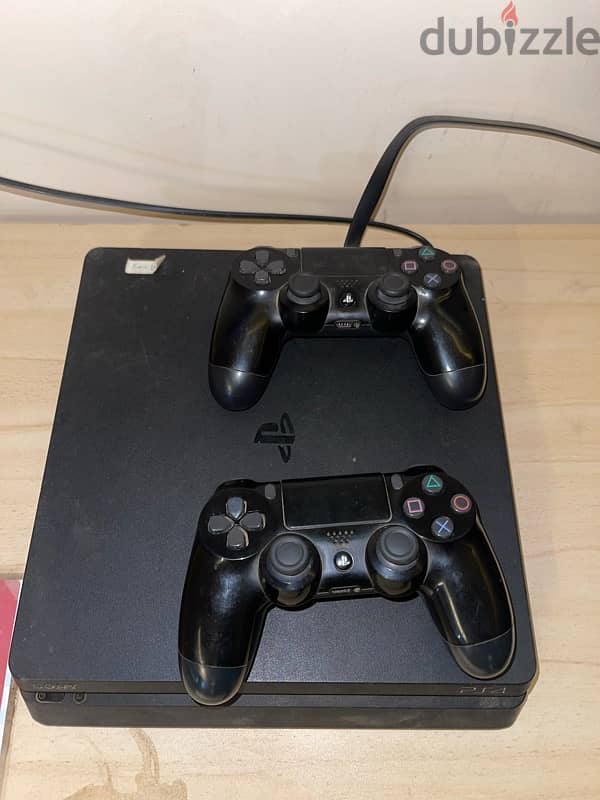 PS4 slim 500g and 2 controls 0