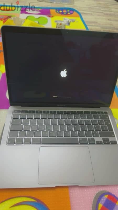 MacBook Air M1 رام ٨ مساحة ٢٥٦ 0