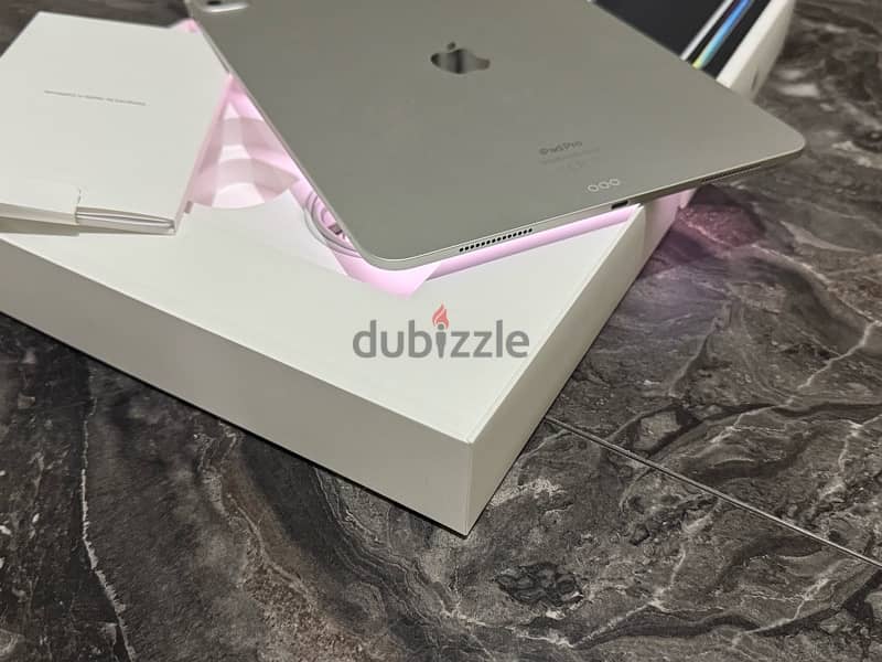 Ipad Pro M4 13 Inch  جديد تماما بدون ولا خدش وضمان ساري ١٠ شهر 1