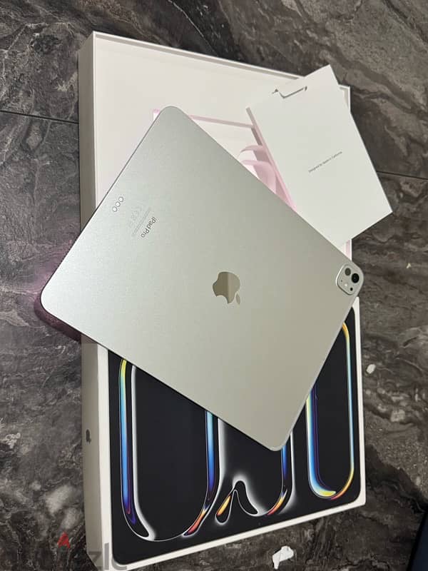 Ipad Pro M4 13 Inch  جديد تماما بدون ولا خدش وضمان ساري ١٠ شهر 2