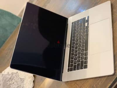 macbook pro 2019 i7